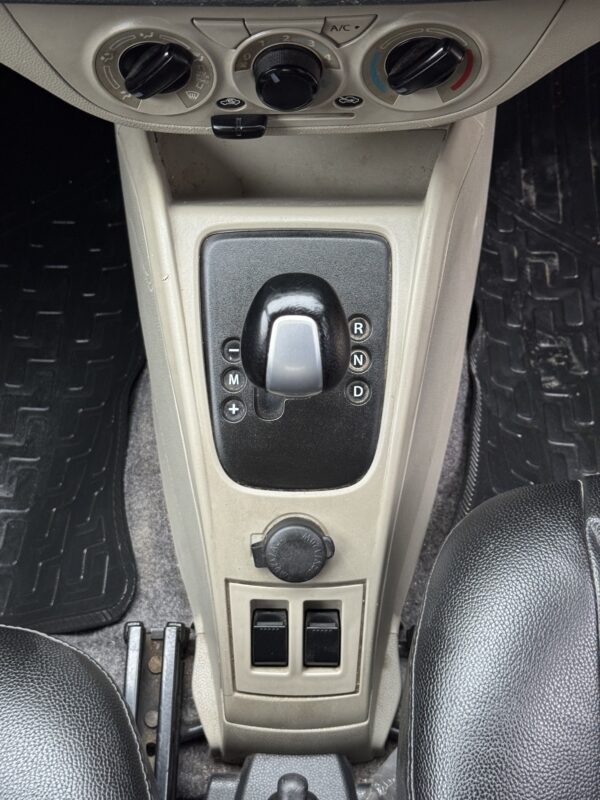Elite i20 - Image 3